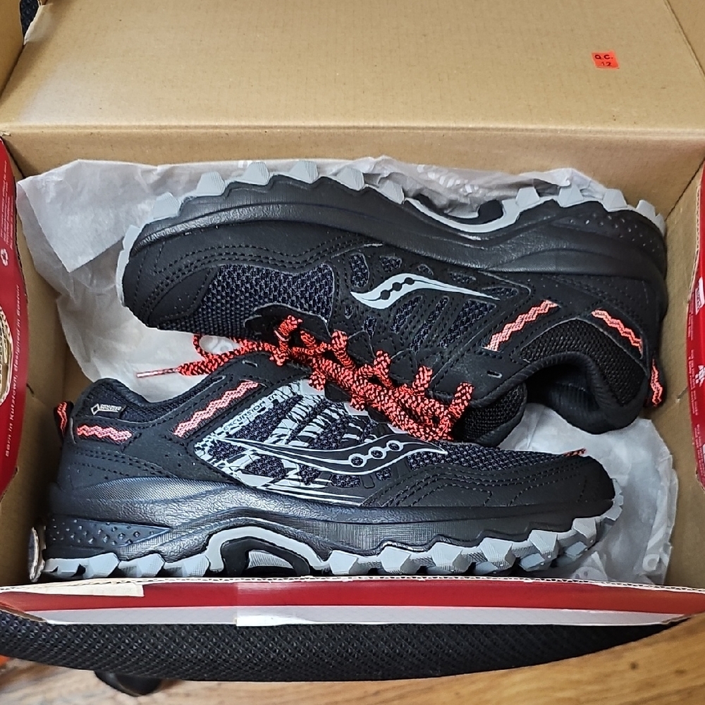 Saucony Womens Excursion TR12 GTX Goretex Waterproof Trail Running Shoes